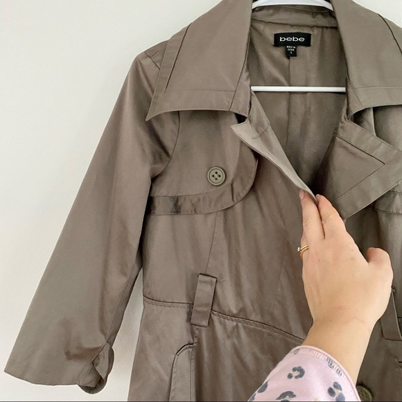 Bebe Gray Green Satin Trench Coat Y2K 3/4 Sleeve Button Detail Gilmore Girls - Picture 4 of 11